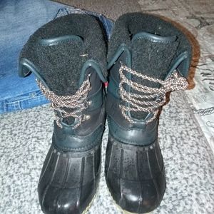 Duck boots